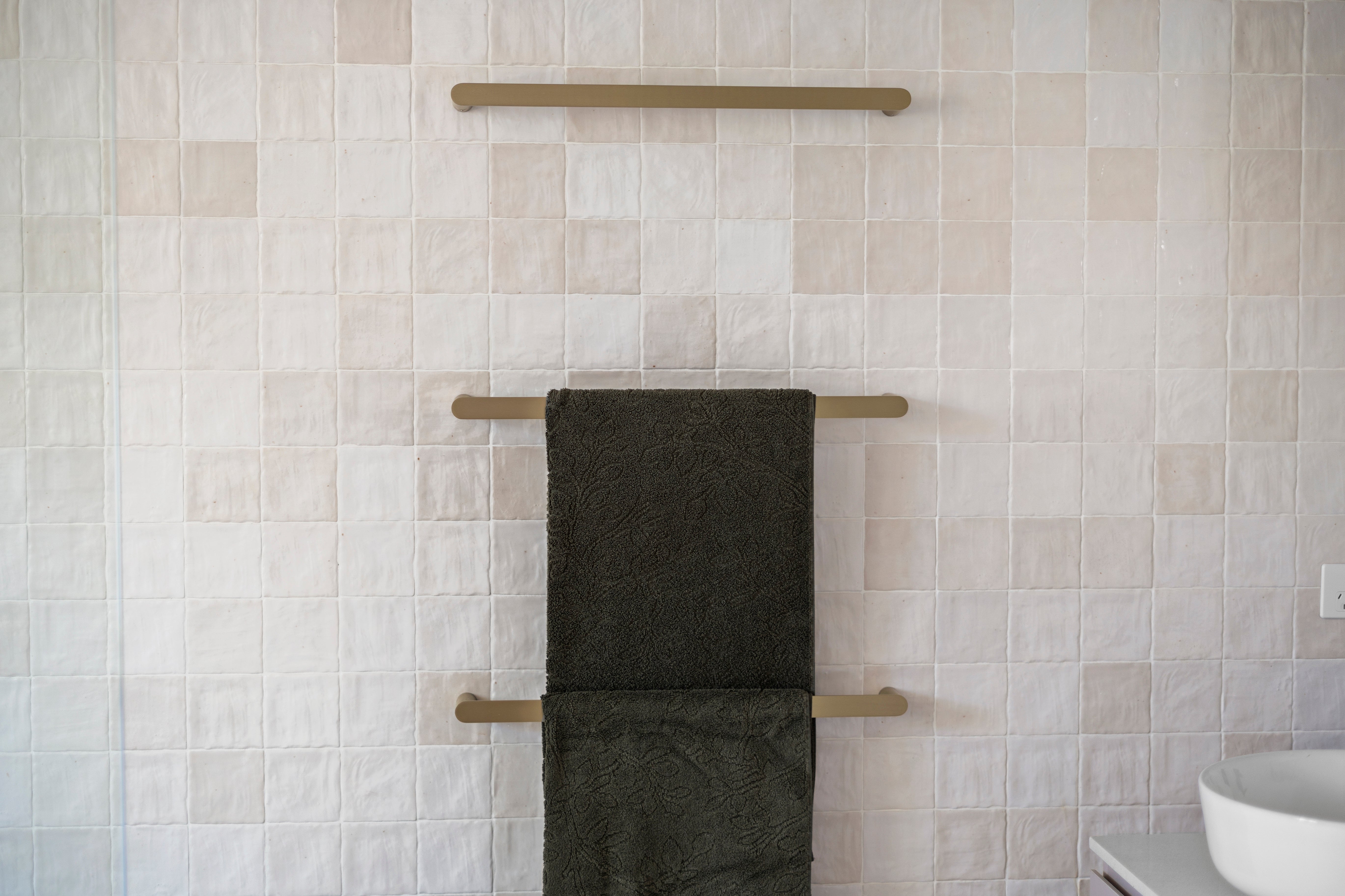 Single Towel Rail - Brushed Brass
