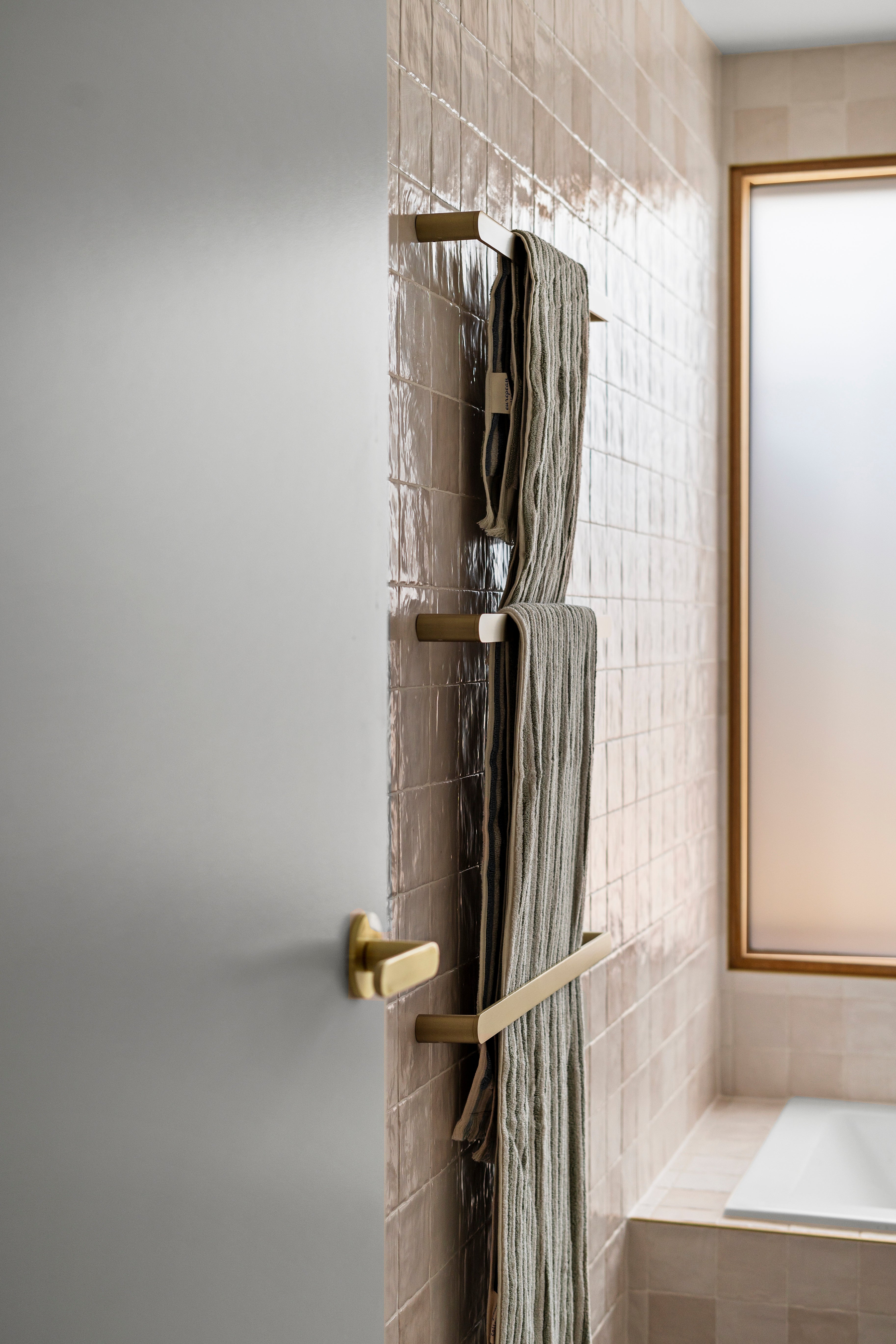 Single Towel Rail - Brushed Brass