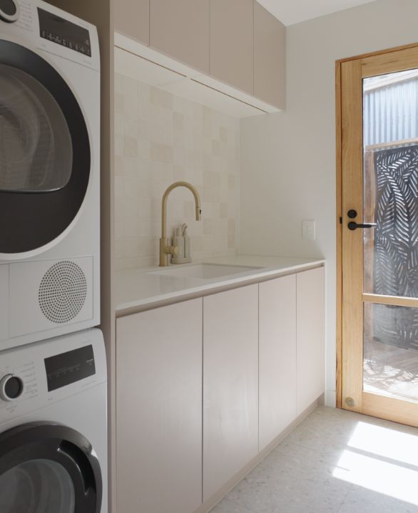 Haven Gooseneck Pull Out Mixer - Brushed Brass